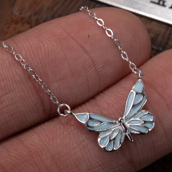สร้อยคอผีเสื้อเรืองแสง – เงิน S925 – D000904