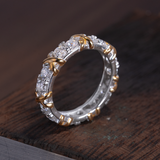 แหวน Eternal Love ประดับโมอิสซาไนต์ XO – เงิน S925 – N102221