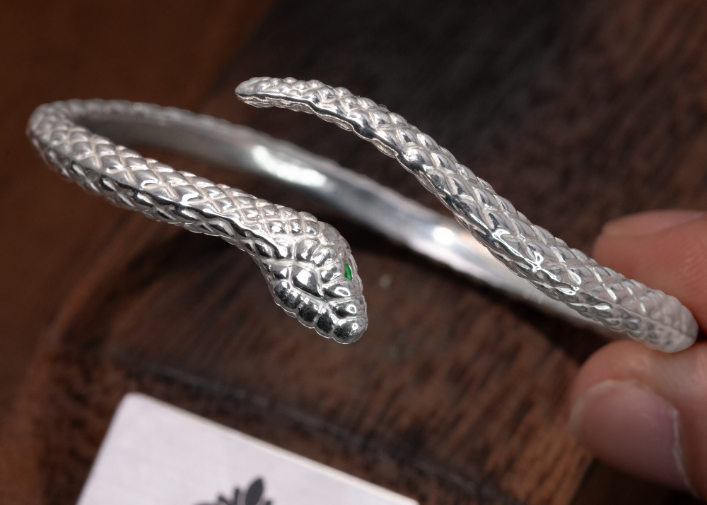 กำไลข้อมือรูปงู – เงิน S999 – L001346